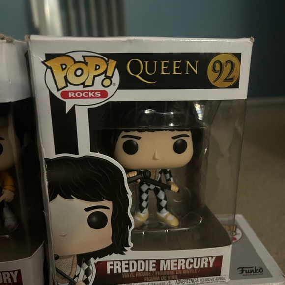 Funko Pop Queen Set (Lot 5) - Picture 4 of 7